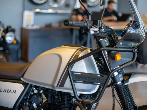 Imagen 15 de 25 de Royal Enfield Himalayan Mirage Silver