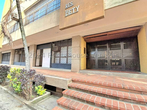 Julio Latouche 25-1485 Local Comercial En Venta Av. Monte De Ocas Padre Alfonzo, Cinco Aire Acondicionados, Excelente Ubicación.