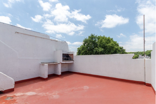 Venta-tipo Casa- Ph 3 Amb. C/ Local En Esquina
