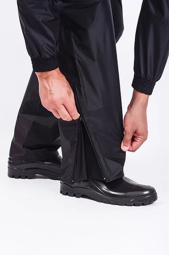Imagem 4 de 6 de Capa De Chuva Vértice Nylon Light Forrada Preta