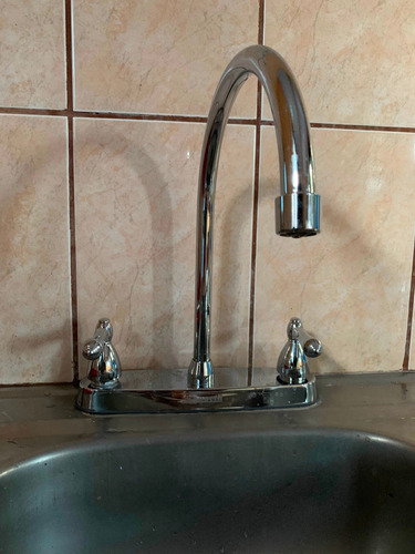 Cabina Pequeña En El Invu De Barranca - Excelente Seguridad.