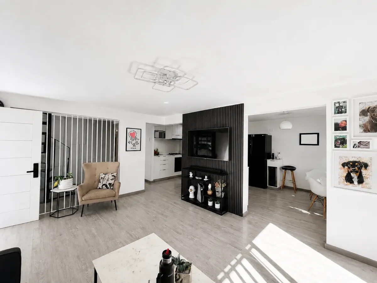 Imagen 4 de 30 de Espectacular Casa Remodelada En Las Condes - Colegio Aleman