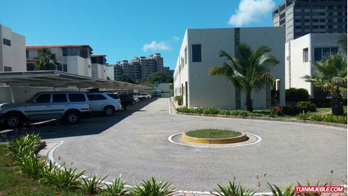 Bello Townhouses En Maneiro Cerca Del Sambil