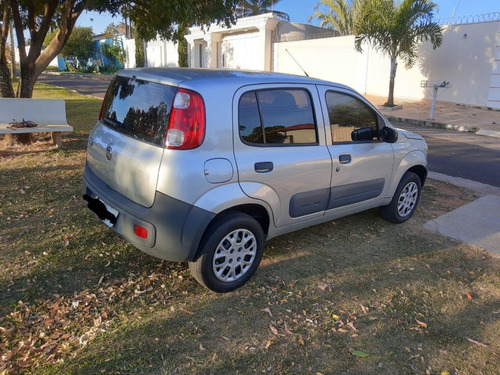 Fiat Uno Vivace 1.0 8v (flex) 4p