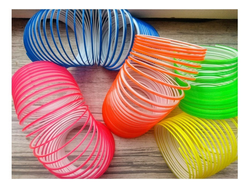 100 Pzs Slinky Resorte Gusano Plástico Piñata Fiesta Negocio