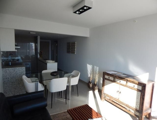 Venta De Apartamento 1 Dormitorio Y Medio En Playa Mansa