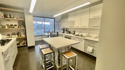 Departamento En Venta De 4 Dorm. En Lo Barnechea