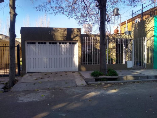 Venta Casa 3 Dormitorios Carrodilla Con Cochera