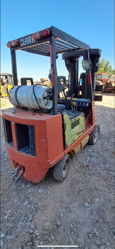 Autoelevador Clark 2250kg Torre Triple Containera Envio Pais
