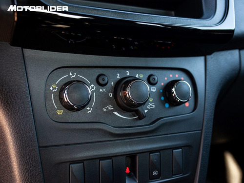 Imagen 21 de 25 de Renault Nuevo Logan Life 1.0 Ex. Full | Permuta / Financia