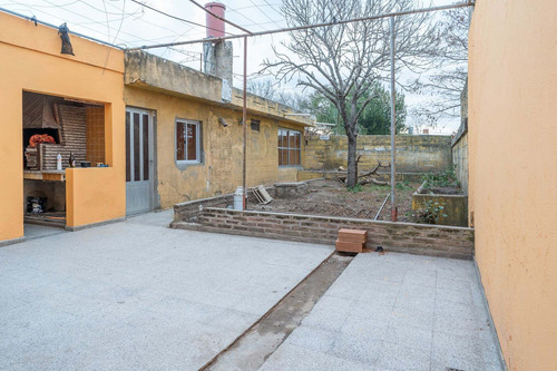 Imagen 15 de 23 de Casa Venta 2 Hab Cochera Cubierta Y Monoambiente