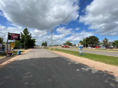 Casa Y Galpones C/oficinas Ruta 8 Km. 26 Esq. Las Acacias.