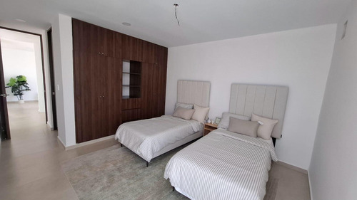 Casa En Venta Merida, Cholul Tipo Townhouse, 1ra Etapa, Diciembre 2025.