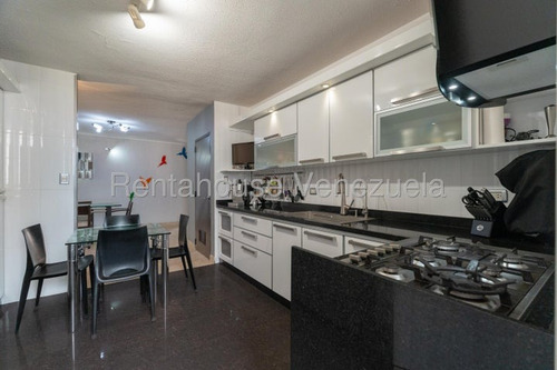 Imponente Y Moderno Ph En Venta En Los Chaguaramos. Yr25-18095. Servicio De Agua Constante, Gas Directo, Internet De Fibra Óptica Y Línea Cantv.