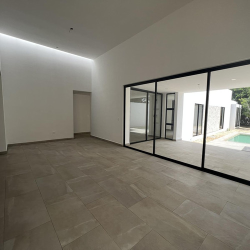 Casa En Venta Merida, Alura Residencial Cholul, 1 Planta, Entrega Inmediata.