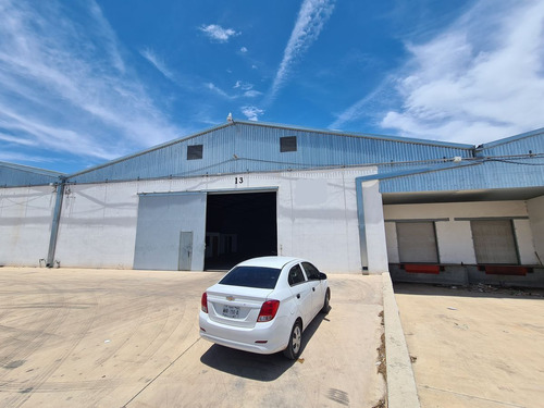 Bodega De 1,000 M2 En Renta Al Poniente De La Ciudad