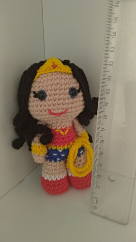 Imagem 3 de 6 de Mulher Maravilha Em Crochê, Amigurumi.