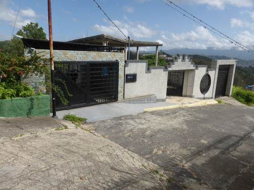 Casa En Venta El Cuji Urb El Mirador