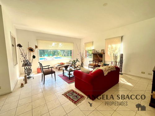 Excelente Casa En San Joaquín.