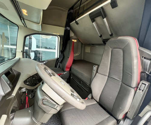 Imagem 6 de 12 de Volvo Fh 540 6x4 2016