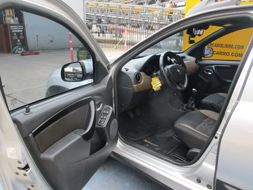 Renault Duster 1.6 DYNAMIQUE DAKAR 4X2 MT AA
