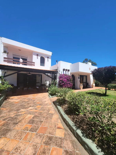 Casa De 3 Dormitorios En Venta Roosevelt, Punta Del Este