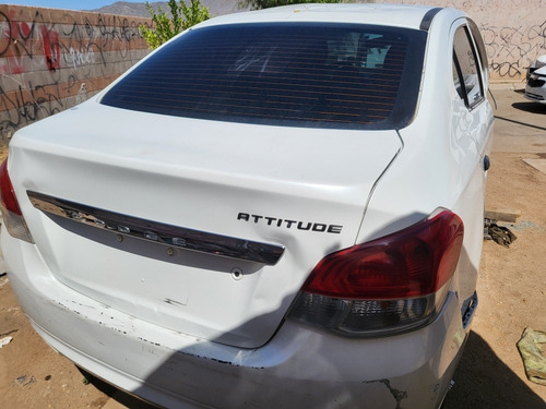 Dodge Attitude Partes Motor Transmisión Automática Airbag (Usado)