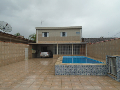 Casa Com Piscina 2 Dormitórios