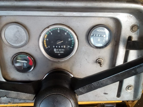 Imagem 6 de 8 de Retroescavadeira Modelo Mf 86