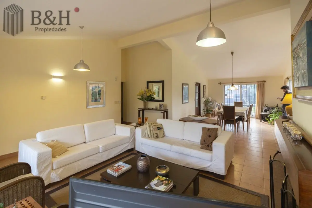 Casa 4 Dormitorios En Venta, Alquiler Anual Y De Verano · Foto 5