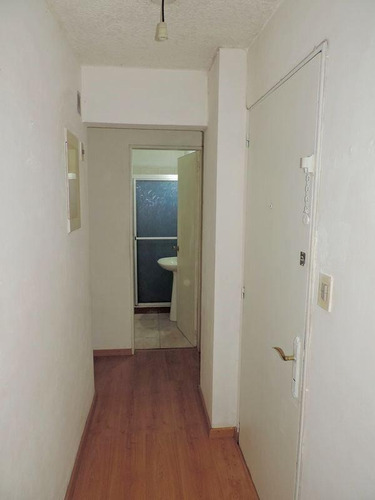 Apartamento Al Frente Sobre Av. Del Libertador !!