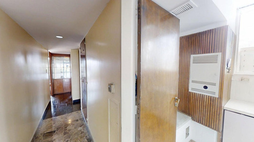 Departamento De 4 Ambientes En Venta En Flores.