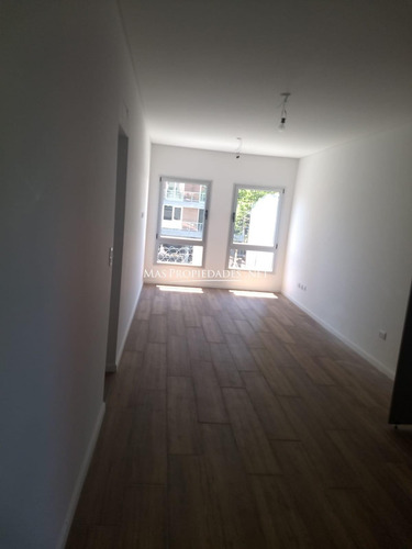 Imagen 10 de 13 de Departamento En Venta 1 Dormitorio En Berazategui