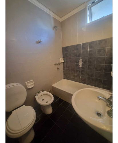 Departamento Céntrico De 3 Dormitorios Con Cochera
