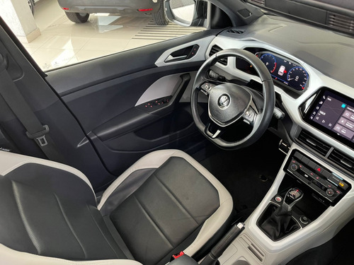 Volkswagen T-Cross 1.4 250 TSI TOTAL FLEX HIGHLINE AUTOMÁTICO