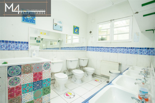Casa En Tranquilo Barrio Con Excelentes Accesos 7dorm 4bañ
