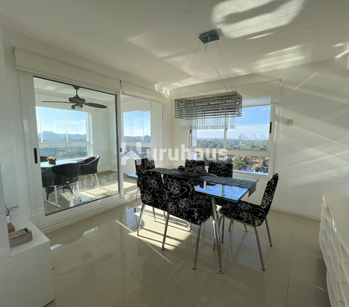 Apartamento A La Venta 3 Dormitorios Y 2 Cocheras - Punta Del Este