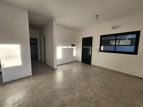 Venta  Depto. 3 Amb.  En Berazategui