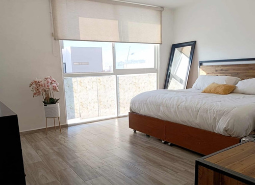 Reestrena Casa Súper Amplia Y Con Excelente Distribución