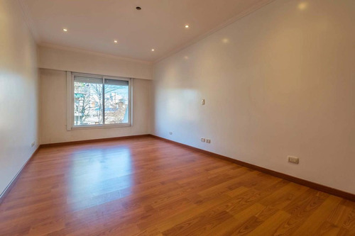 Imagen 24 de 30 de Venta De Casa De Categoría En Parque Chacabuco