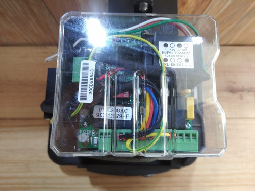 Imagen 5 de 9 de Motor Para Portón Eléctrico Marca Krom De 300kg De Arrastre