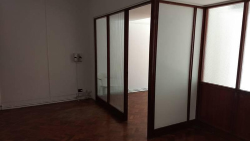 Imagen 3 de 22 de Oficina De 50m2 - Dos Despachos - Recepcion - Kitchenette Separada - Baño Completo