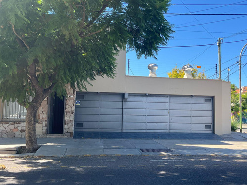 Casa En Venta En Maipu