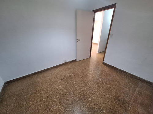 Departamento 2 Dorm - Emilio Olmos Al 200 - B° Centro