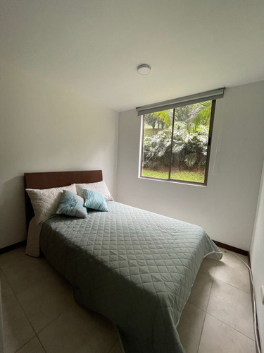Vendo Apartamento En Envigado, Alto De Las Flores, En Baressi