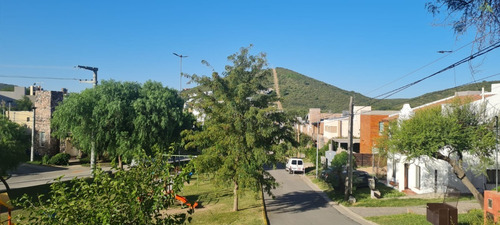 Imagen 13 de 13 de Casa 3 Dorm 3 Baños (1 En Suite) - Amplia Galeria - La Estanzuela