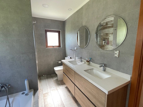 Vende Espectacular Parcela Con Casa Soleada, Sector Chamiza,