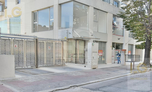 Imagen 3 de 18 de Departamento En Venta De 3 Ambientes Con Cochera En Berazategui Centro - Amenities