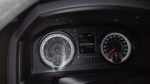 Camioneta Marca Ram, Clasdic, 4x4, Modelo 1,500, 6 Cilindro,