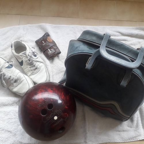 Bola De Bowling. (Usado)